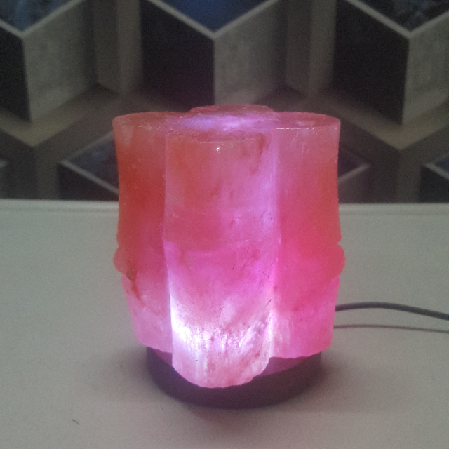 himalayan usb bambu lamp (pink) with light